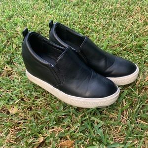 black steve madden kicks